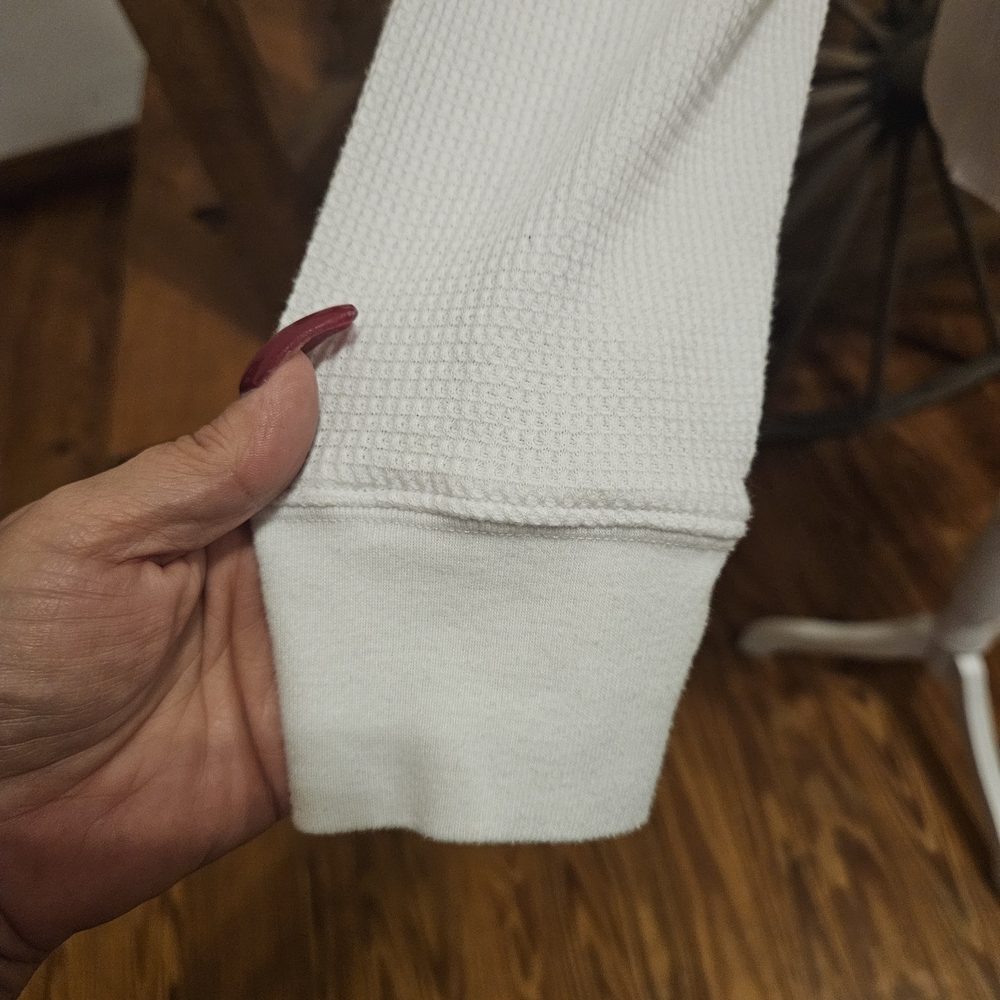 American Eagle Outfitters White Long Sleeve Tee with Red Print - Picture 2 of 7